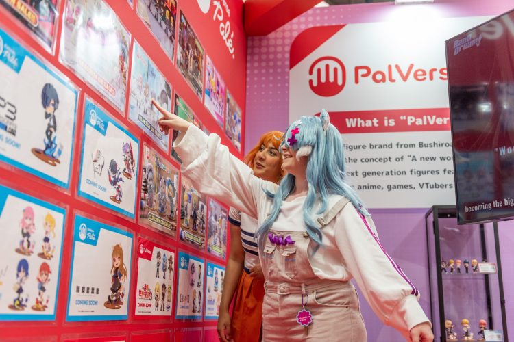 bushiroad custom stand builders